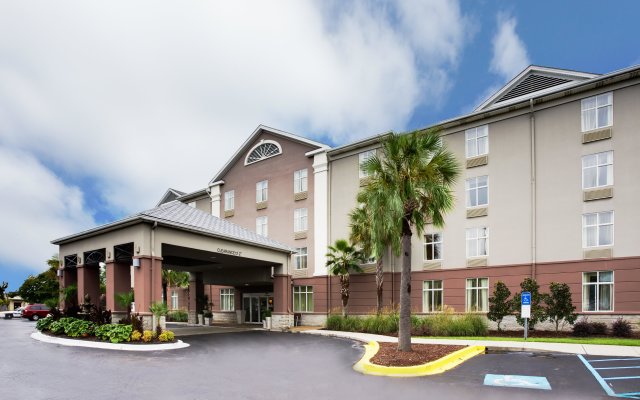 Holiday Inn Express & Suites Charleston-Ashley Phosphate, an IHG Hotel