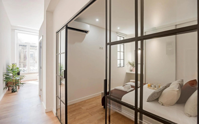 Urban House by LovelyStay