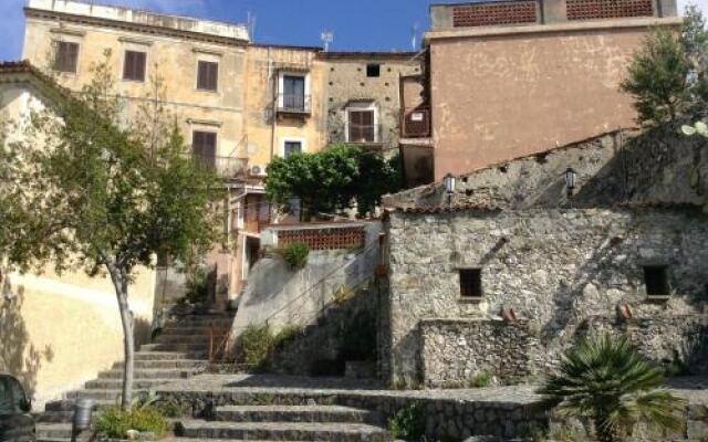 Scalea Historic Center Apartments