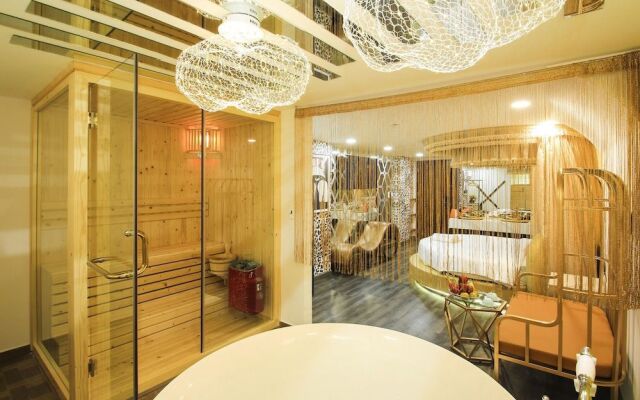 Eros Hotel - Love Hotel