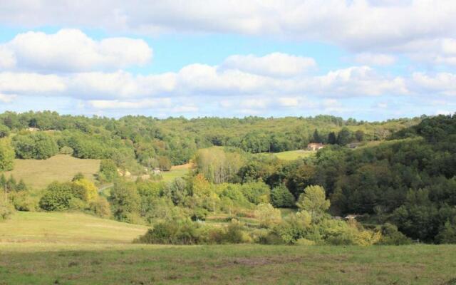 Gîte Mazeyrolles, 3 pièces, 4 personnes - FR-1-616-165