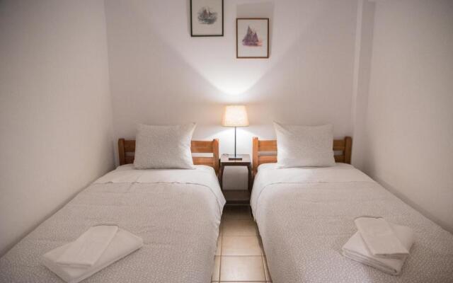 ILIOCHARI sea view apartments Oropos - Kalamos