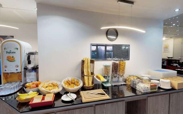 Kyriad Fontenay Tresigny