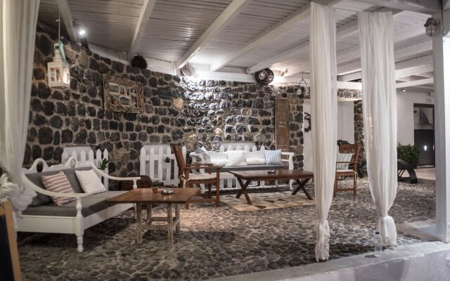 Terra Nera Suites Santorini
