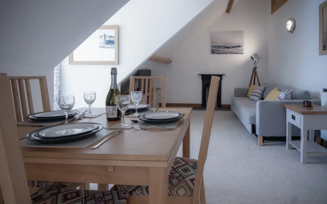 The Nest - 1 Bedroom Apartment - Tenby