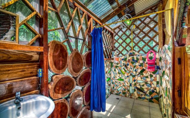 Congo Bongo EcoVillage Costa Rica