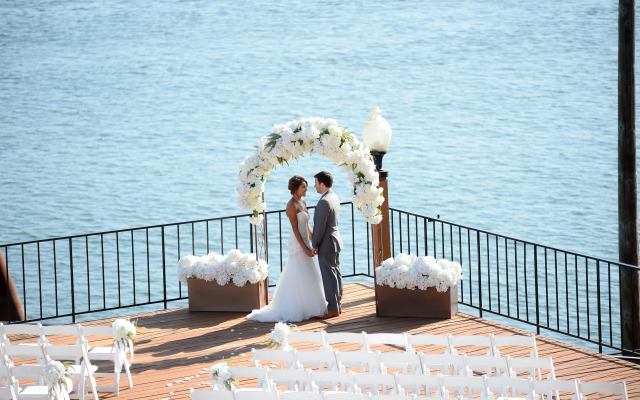 Holiday Inn Portland - Columbia Riverfront by IHG