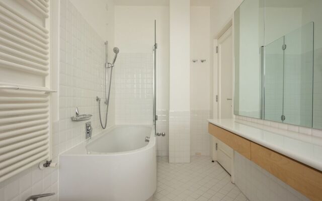 TriesteVillas LP 125