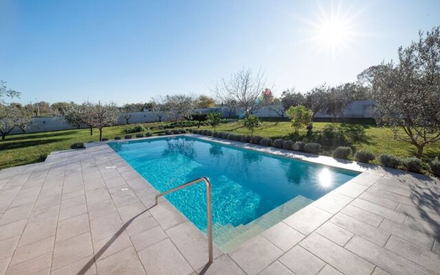 Olive & Lavender villa with pool