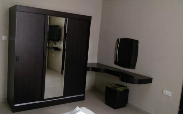 Paradi City Suites