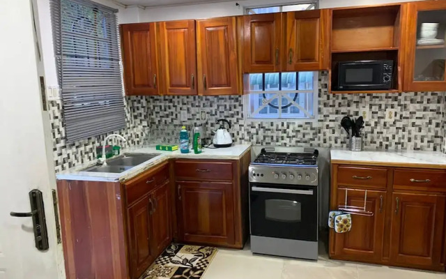 Charming 1-bed House in Georgetown