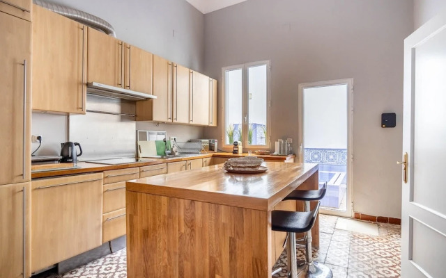 Cheerful 6 Bedroom House in Seville With Terraces