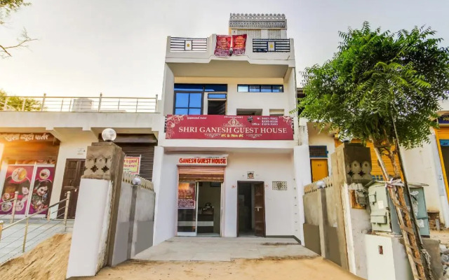 Shri Ganesh Guest House by OYO Rooms