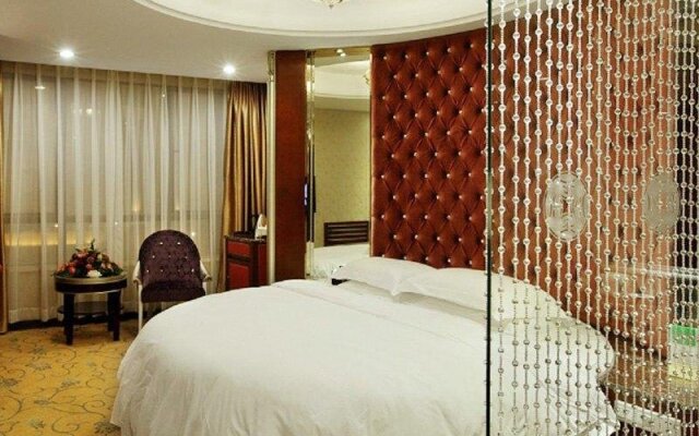 Golden Splendid Hotel Gynn