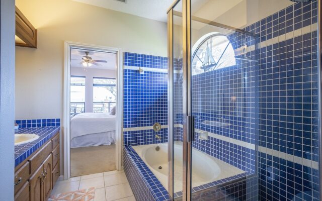 Hawkeye's Haus 5 Bedroom Home