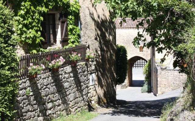 Cosy Holiday Home in Castelnaud-la-chapelle