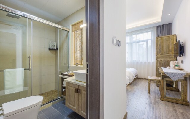 Floral Hotel Red Forest Yuyao