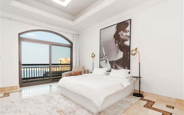 Seaview Penthouse with Private Gym & Outdoor Pool