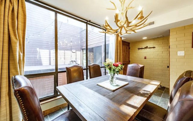 Park Avenue Upgraded 2 Bedroom Condominiums