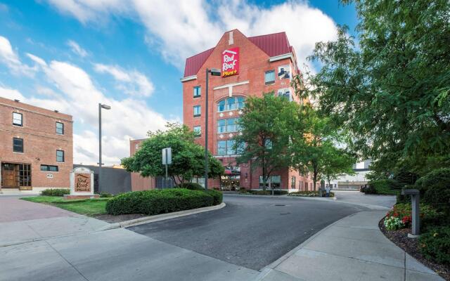 Red Roof Inn PLUS+ Columbus Downtown-Convention Center