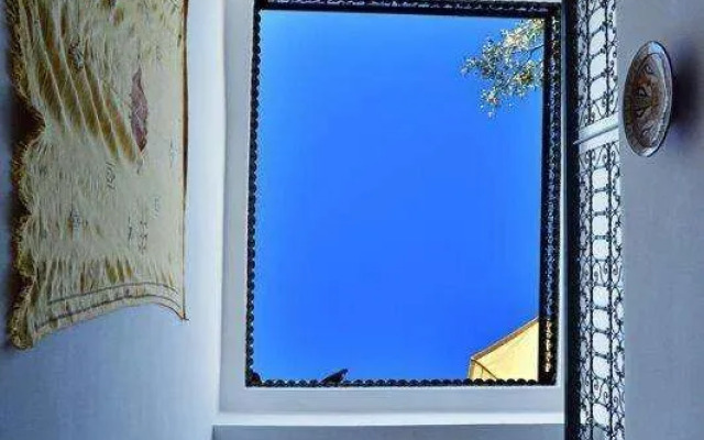 Riad Sardinas & Chili