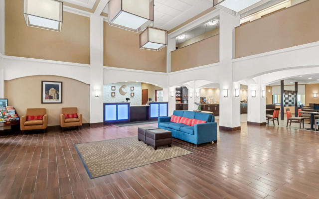 Comfort Inn & Suites