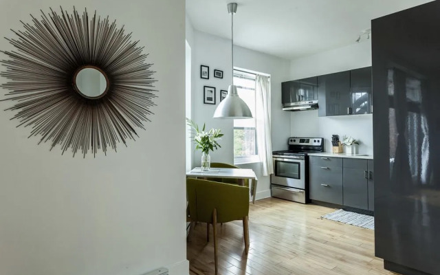 Posh Mile End Suites by Sonder