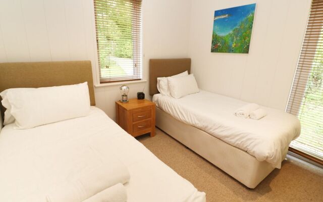 1 Miller's Island, Looe