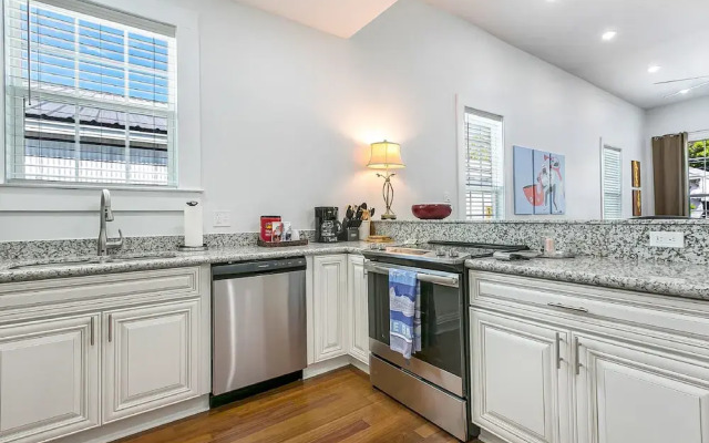 Spacious 5 Bedroom Near Magazine St & Uptown