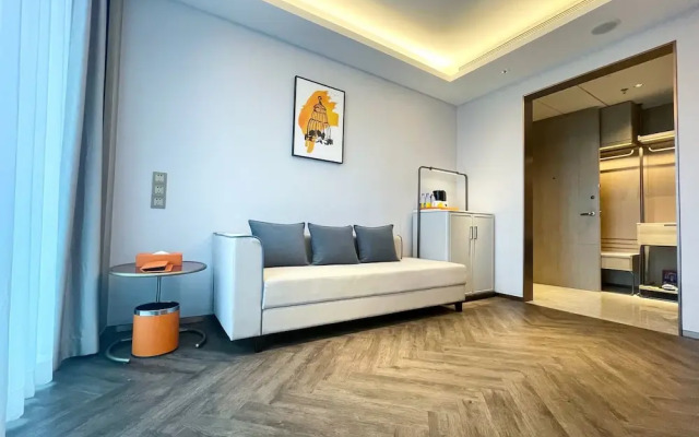 voco Chongqing Chaotianmen by IHG