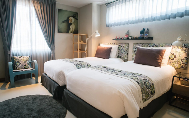 Chala Number 2 Art and Gallery House