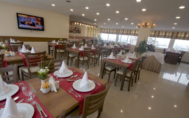 Ünal Hotel