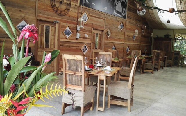 L'Étoile Celeste Lodge