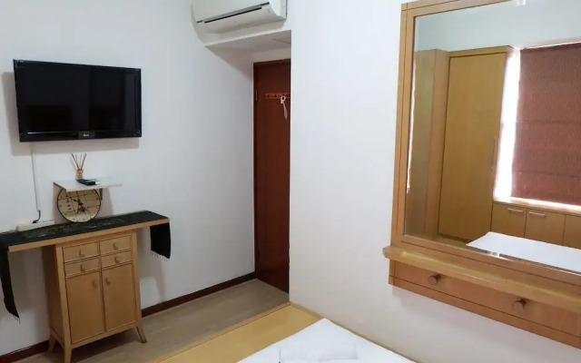 Strategic 3BR Apt at Sudirman Tower Condominuim