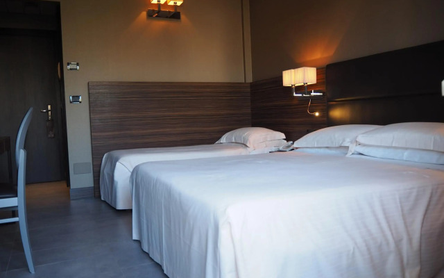 Waldorf Suite Hotel