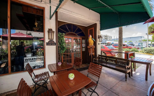 Norman's Hotel and Dining