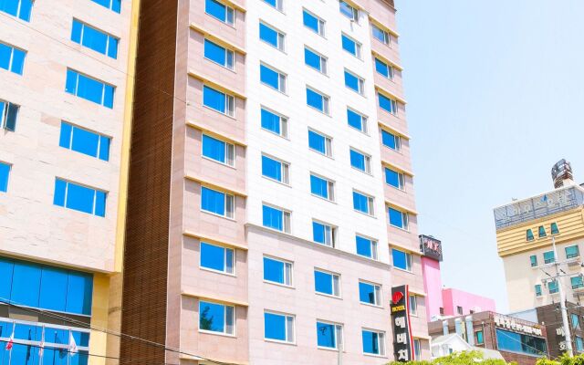 Yeosu Beach Hotel
