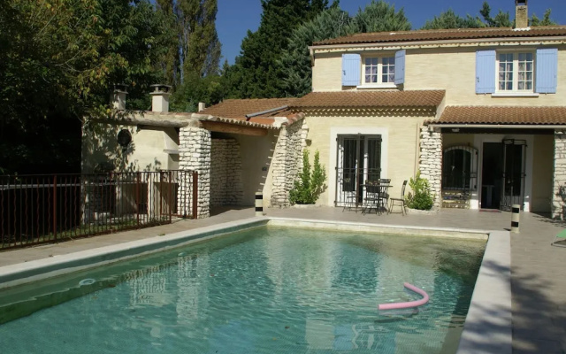 Holiday Home in Le Thor With Private Pool