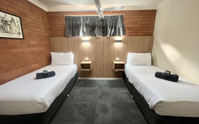 Adrian Motel