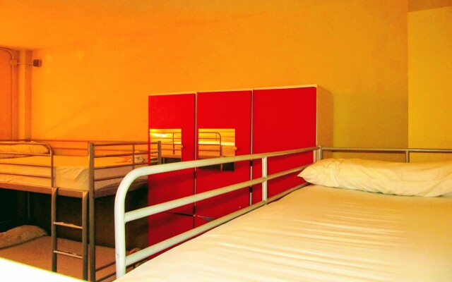 Onefam Les Corts Hostel