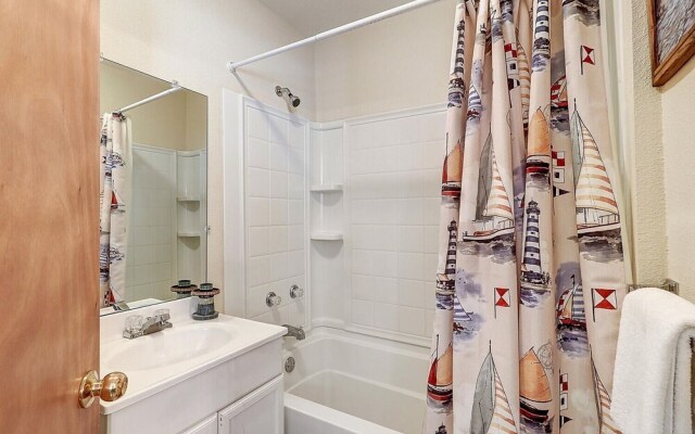 Seashell Memories 2 Bedroom Home by RedAwning