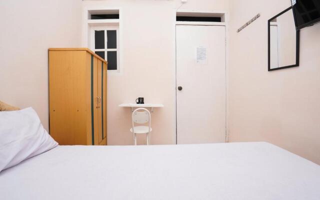 OYO Life 2532 Kost Putri ADIA