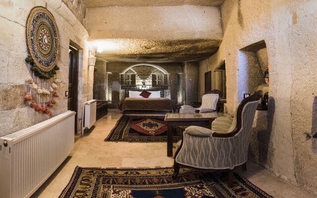 Antique Terrace Suites
