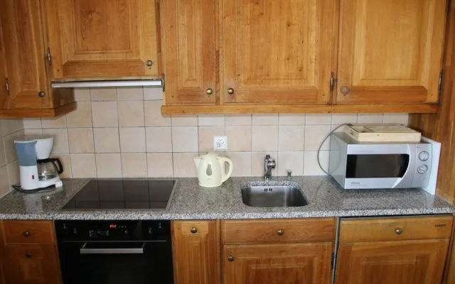Authentic Apartment With Mountain Views