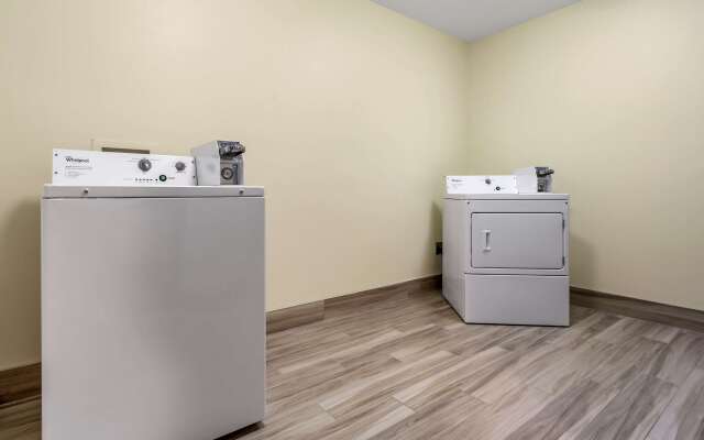 Comfort Inn & Suites Pacific - Auburn