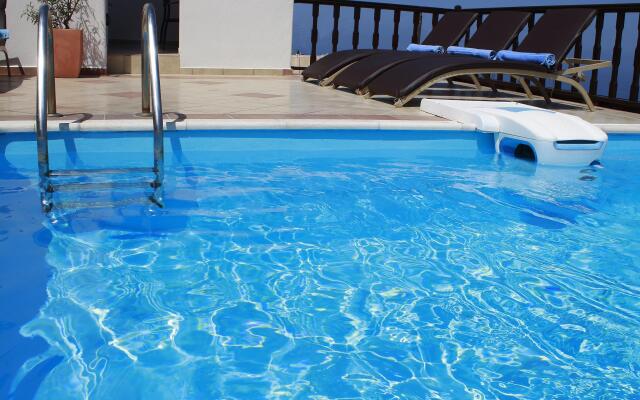 Amerisa Suites & Villa