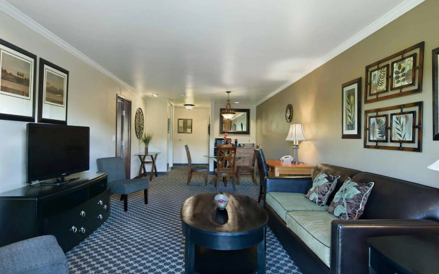 Oxford Suites Yakima