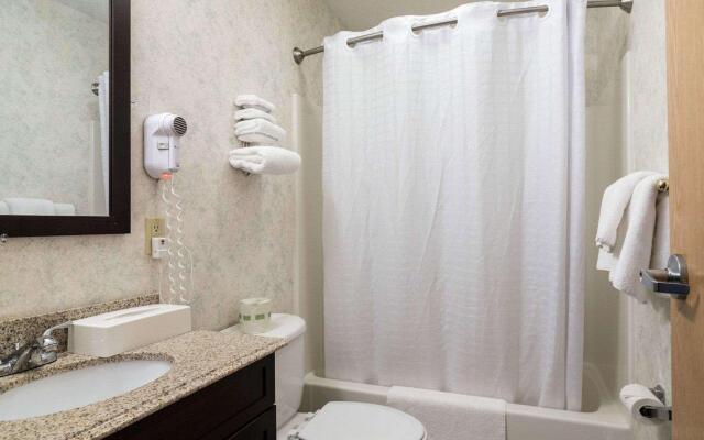 Econo Lodge Inn & Suites Canandaigua