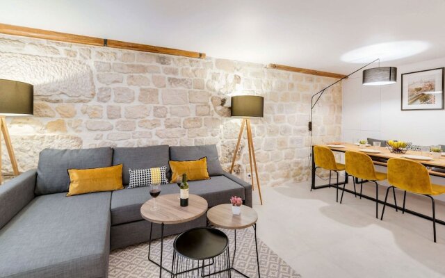 Spacious and Charming Flat on île de la Cité