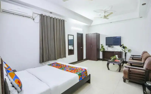 Fabhotel F9 H Block Sector 51